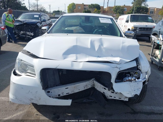 2C3CCAEG4HH564715 Chrysler 300C