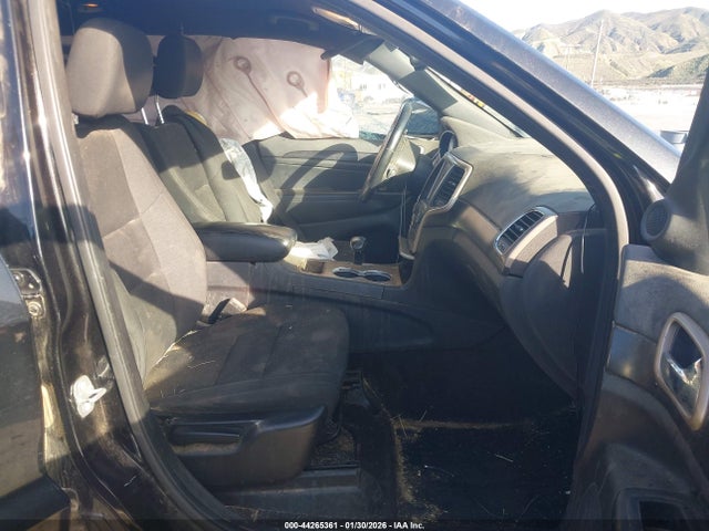 1C4RJEAG8EC460946 Jeep Grand Cherokee Laredo
