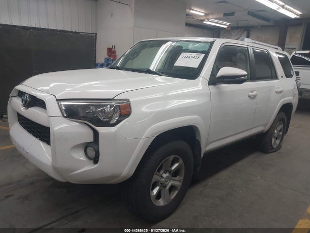 Toyota 4runner Sr5 Premium 2018 JTEBU5JR6J5602070 Image 2