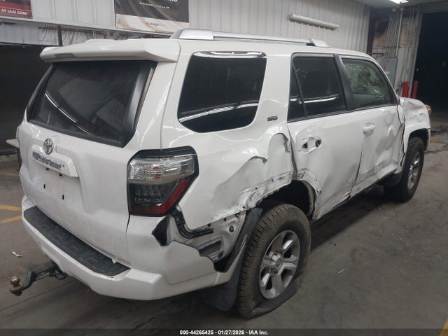 Toyota 4runner Sr5 Premium 2018 JTEBU5JR6J5602070 Image 4