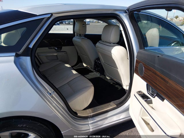 2012 JAGUAR XJ SAJWA2GBXCLV39031 Photo 7