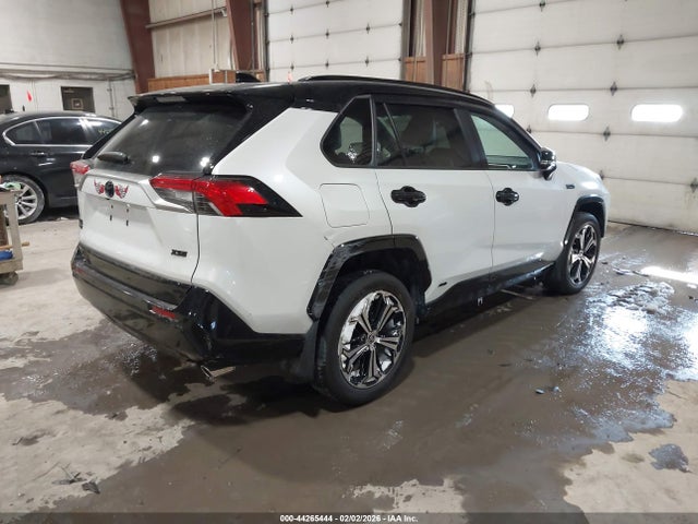 2024 TOYOTA RAV4 PRIME JTMEB3FV8RD204104 Photo 3