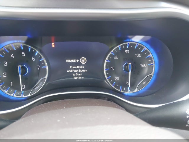 44265480 :رقم المزاد ، 2C4RC1EG4HR722261 vin ، 2017 Chrysler Pacifica Touring-l Plus مزاد بيع