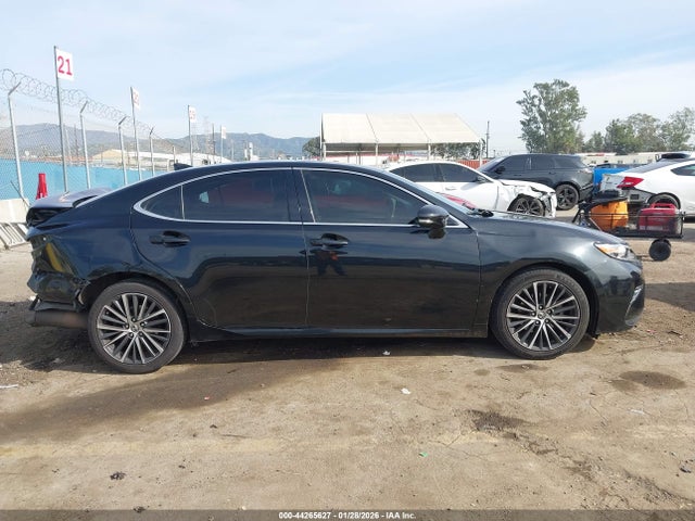 JTHBW1GG6J2167404 Lexus ES 300H