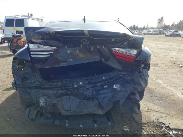 JTHBW1GG6J2167404 Lexus ES 300H
