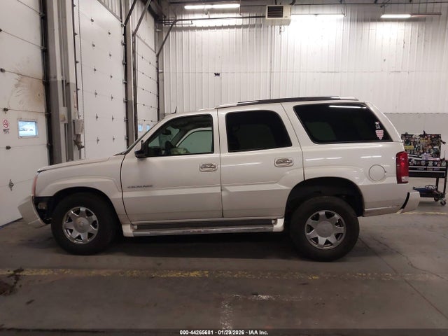 2005 Cadillac Escalade Standard მანქანა იყიდება აუქციონზე, vin: 1GYEK63N55R155957, აუქციონის ნომერი: 44265681