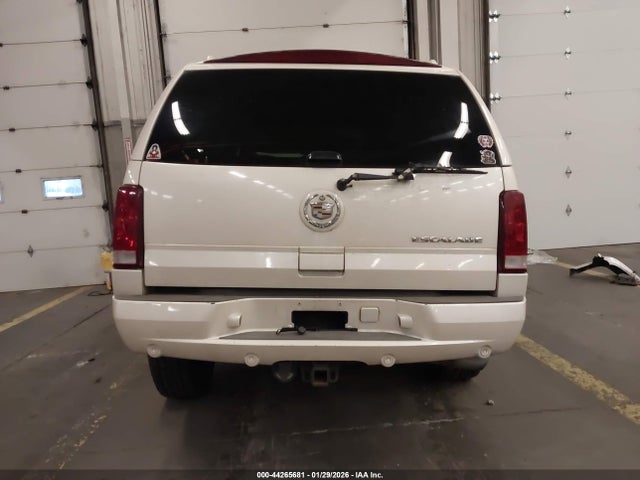 2005 Cadillac Escalade Standard მანქანა იყიდება აუქციონზე, vin: 1GYEK63N55R155957, აუქციონის ნომერი: 44265681