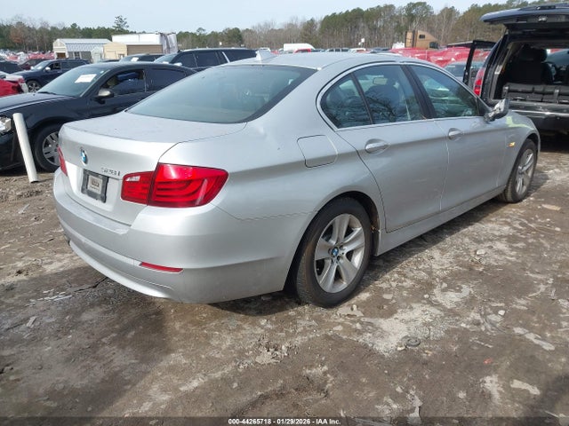 2011 BMW 528I WBAFR1C56BDS36156 Photo 3