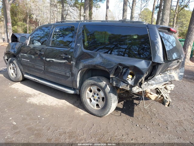 2011 CHEVROLET SUBURBAN 1GNSKJE30BR374934 Photo 2