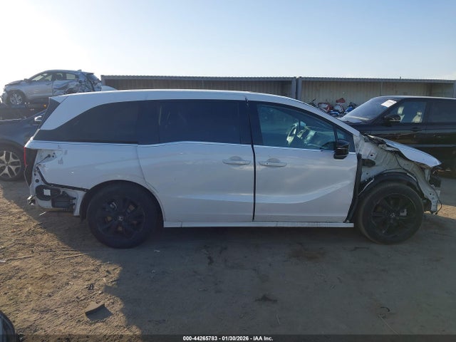 5FNRL6H72RB069032 Honda Odyssey Sport
