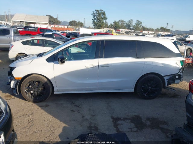 5FNRL6H72RB069032 Honda Odyssey Sport