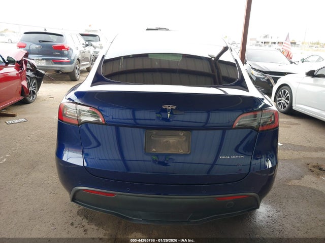 2022 Tesla Model Y Long Range Dual Motor All-wheel Drive მანქანა იყიდება აუქციონზე, vin: 7SAYGDEE4NF414095, აუქციონის ნომერი: 44265798
