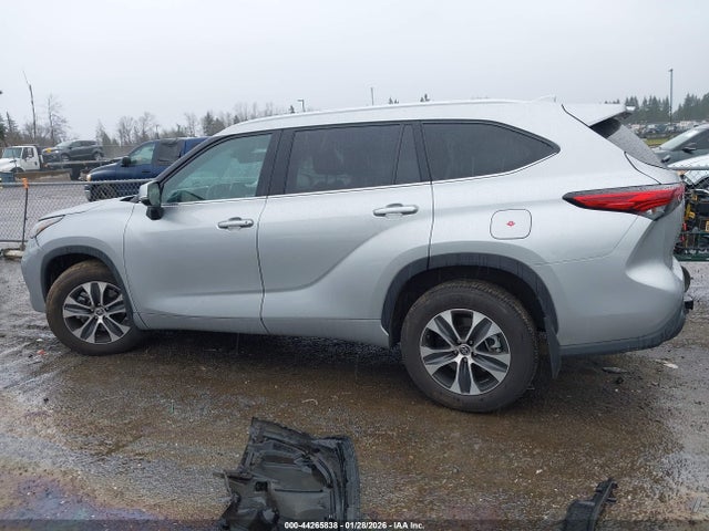 5TDGZRBH3NS178386 Toyota Highlander Xle