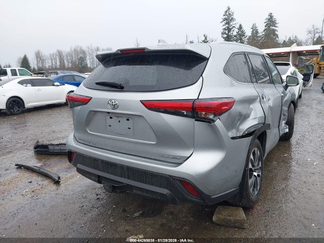 5TDGZRBH3NS178386 Toyota Highlander Xle