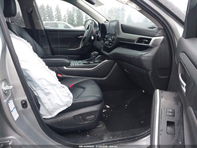 5TDGZRBH3NS178386 Toyota Highlander Xle