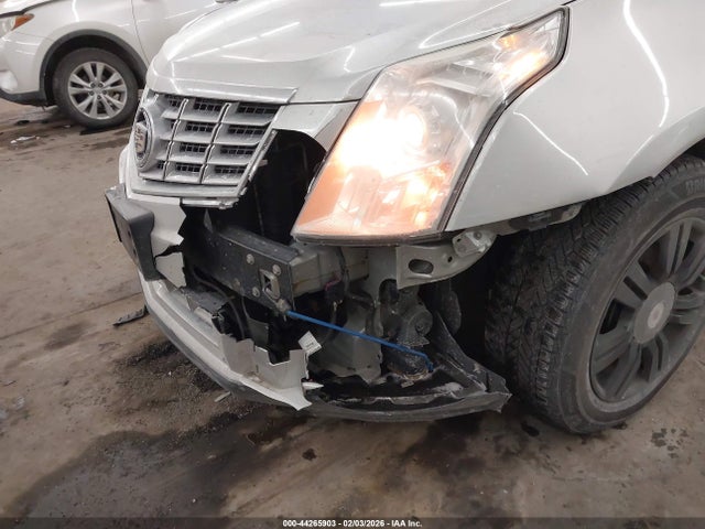 44265903 :رقم المزاد ، 3GYFNEE35GS568625 vin ، 2016 Cadillac Srx Luxury Collection مزاد بيع