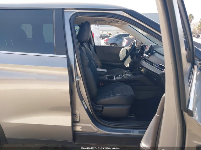 2023 MITSUBISHI OUTLANDER PHEV JA4T5UA98PZ040927 Photo 4