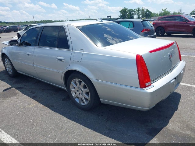 2011 CADILLAC DTS 1G6KH5E64BU150252 Photo 2