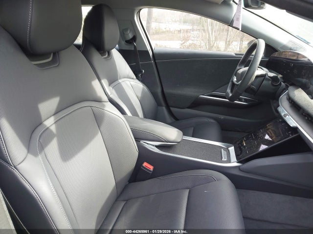 Lucid Air Pure 2025 50EA1PGA4SA009060 Image 5