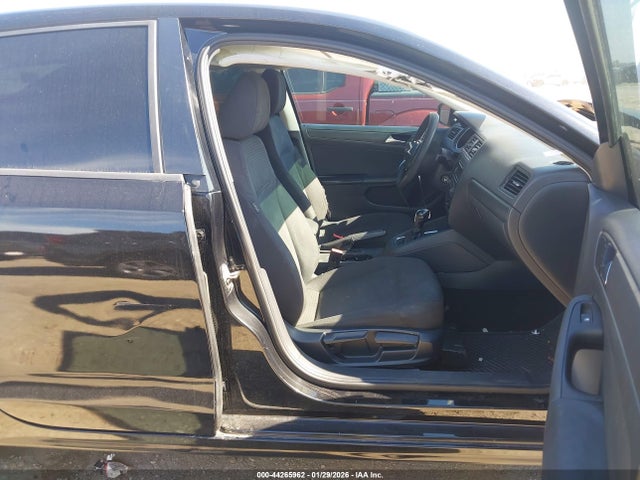 3VW2K7AJ7FM424264 Volkswagen Jetta 2.0l S