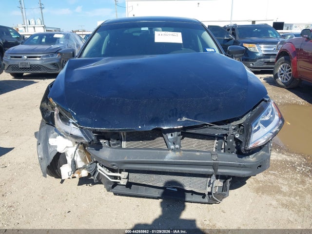 3VW2K7AJ7FM424264 Volkswagen Jetta 2.0l S
