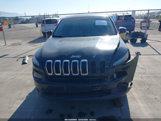 1C4PJMAB1GW117001 Jeep Cherokee Sport