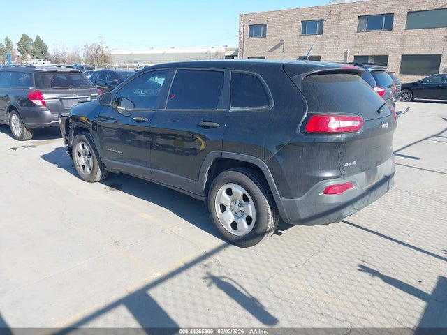 1C4PJMAB1GW117001 Jeep Cherokee Sport