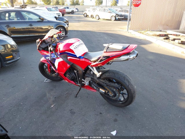 Honda Cbr600 Rr 2024 JH2PC40H4RK100047 Image 3