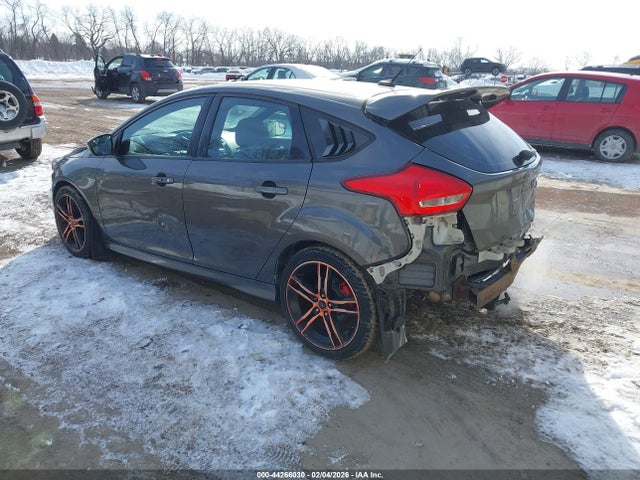 2015 FORD FOCUS ST 1FADP3L99FL311271 Photo 2