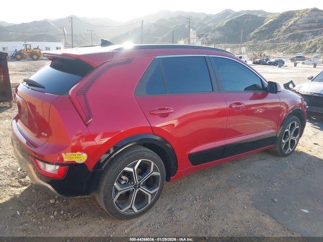 KNDCR3LE1P5106319 KIA Niro Ex Touring