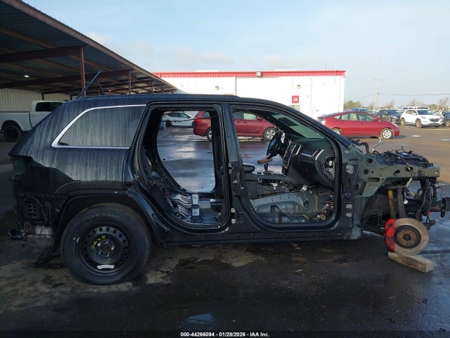 44266094 :رقم المزاد ، 1C4RJFDJXDC514081 vin ، 2013 Jeep Grand Cherokee Srt8 مزاد بيع
