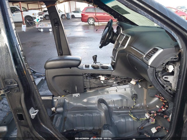 44266094 :رقم المزاد ، 1C4RJFDJXDC514081 vin ، 2013 Jeep Grand Cherokee Srt8 مزاد بيع