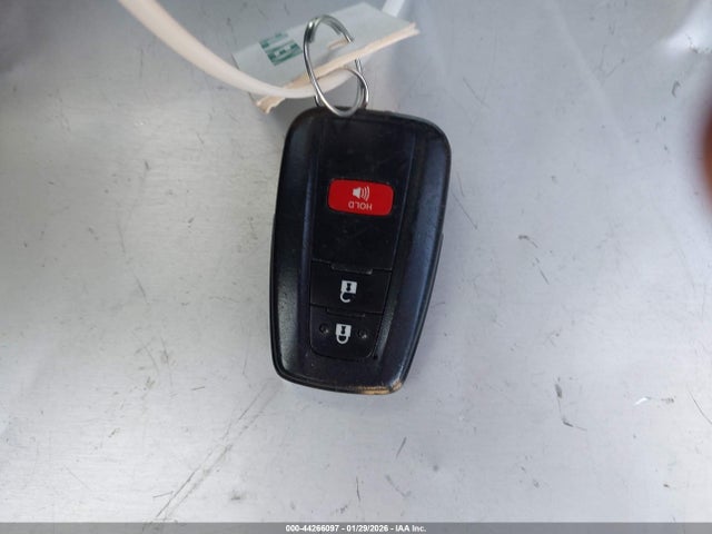 Toyota Prius Two 2018 JTDKBRFU6J3595549 Image 11