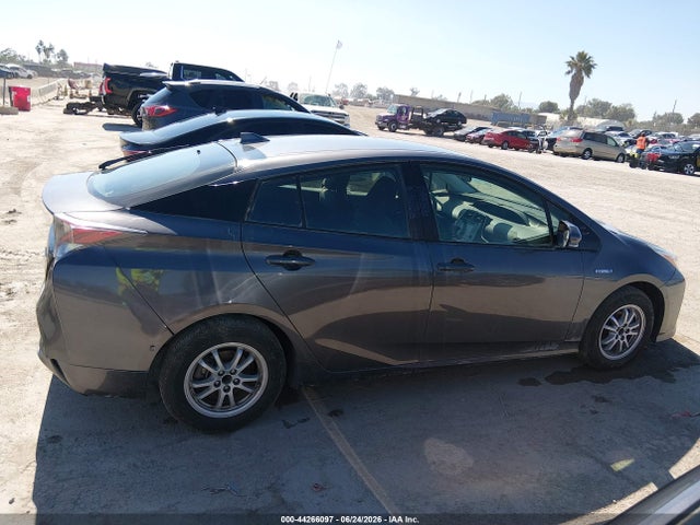 Toyota Prius Two 2018 JTDKBRFU6J3595549 Image 13