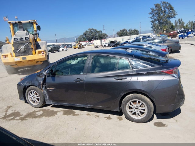 Toyota Prius Two 2018 JTDKBRFU6J3595549 Image 14