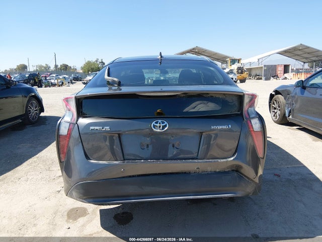 Toyota Prius Two 2018 JTDKBRFU6J3595549 Image 16
