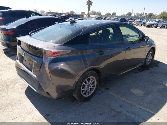 Toyota Prius Two 2018 JTDKBRFU6J3595549 Image 4
