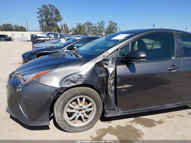 Toyota Prius Two 2018 JTDKBRFU6J3595549 Image 6