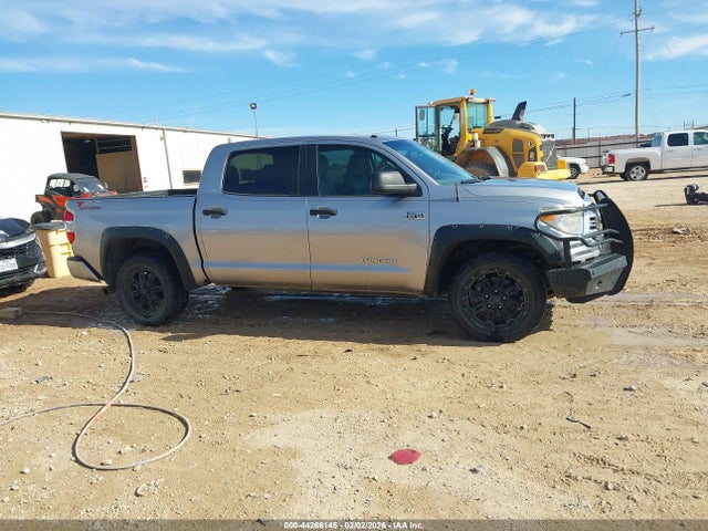 5TFDW5F1XGX508961 Toyota Tundra Sr5 5.7l V8