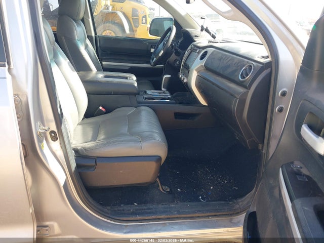 5TFDW5F1XGX508961 Toyota Tundra Sr5 5.7l V8
