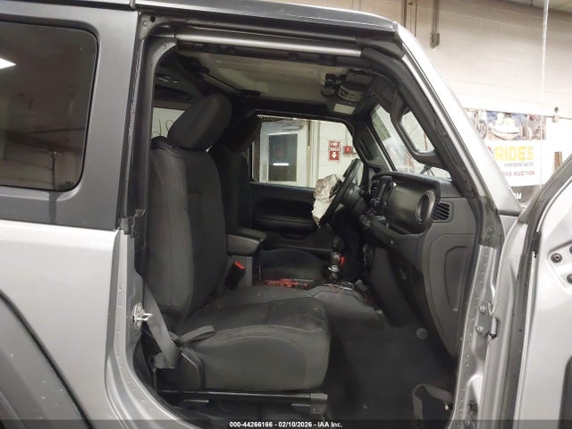 44266166 :رقم المزاد ، 1C4GJXAN9MW615437 vin ، 2021 Jeep Wrangler Willys Sport مزاد بيع