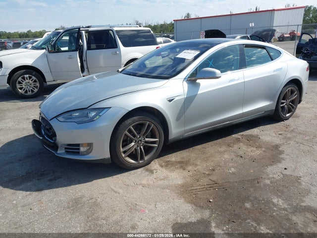 2014 TESLA MODEL S 5YJSA1H1XEFP28586 Photo 1