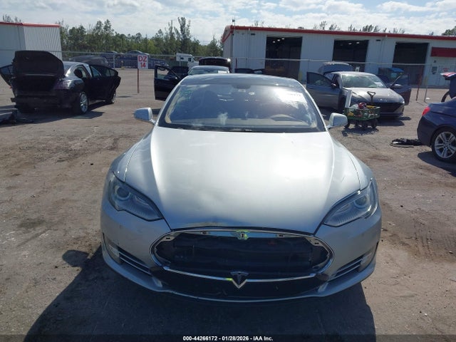 2014 TESLA MODEL S 5YJSA1H1XEFP28586 Photo 5
