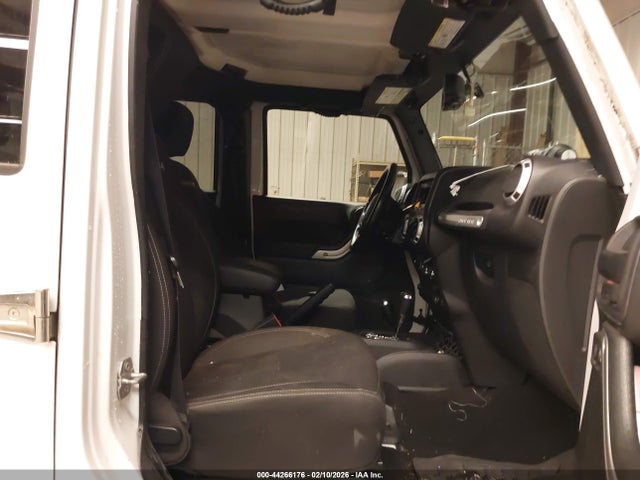 2015 JEEP WRANGLER UNLIMITED 1C4BJWEG0FL746132 Photo 4