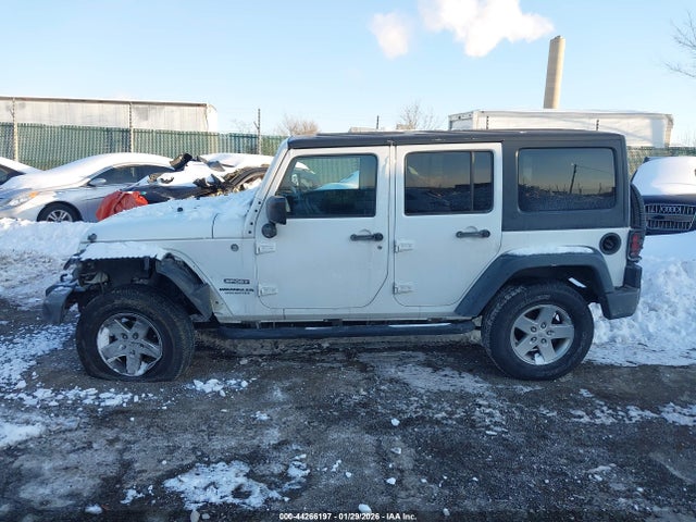 1C4BJWDG1FL577840 Jeep Wrangler Unlimited Sport