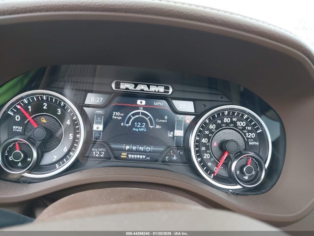 44266240 :رقم المزاد ، 1C6SRFRTXKN570535 vin ، 2019 Ram 1500 Laramie  4x4 6'4 Box مزاد بيع