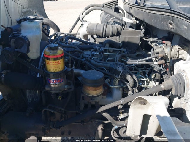44266285 :رقم المزاد ، 5PVNJ8JV8G4S59799 vin ، 2016 Hino 258/268 مزاد بيع