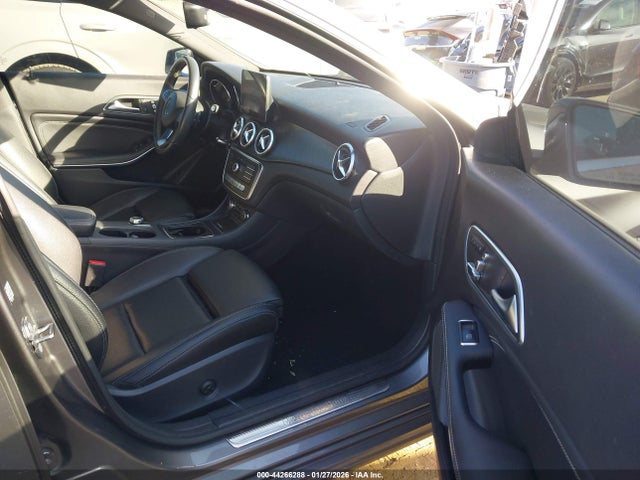 Mercedes-Benz CLA 250 2018 WDDSJ4EB2JN647274 Image 5