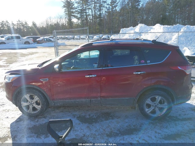 1FMCU9GX7GUA88133 Ford ESCAPE SE