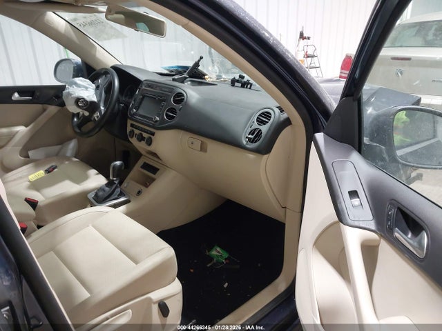 WVGBV7AX1FW607153 Volkswagen TIGUAN SE